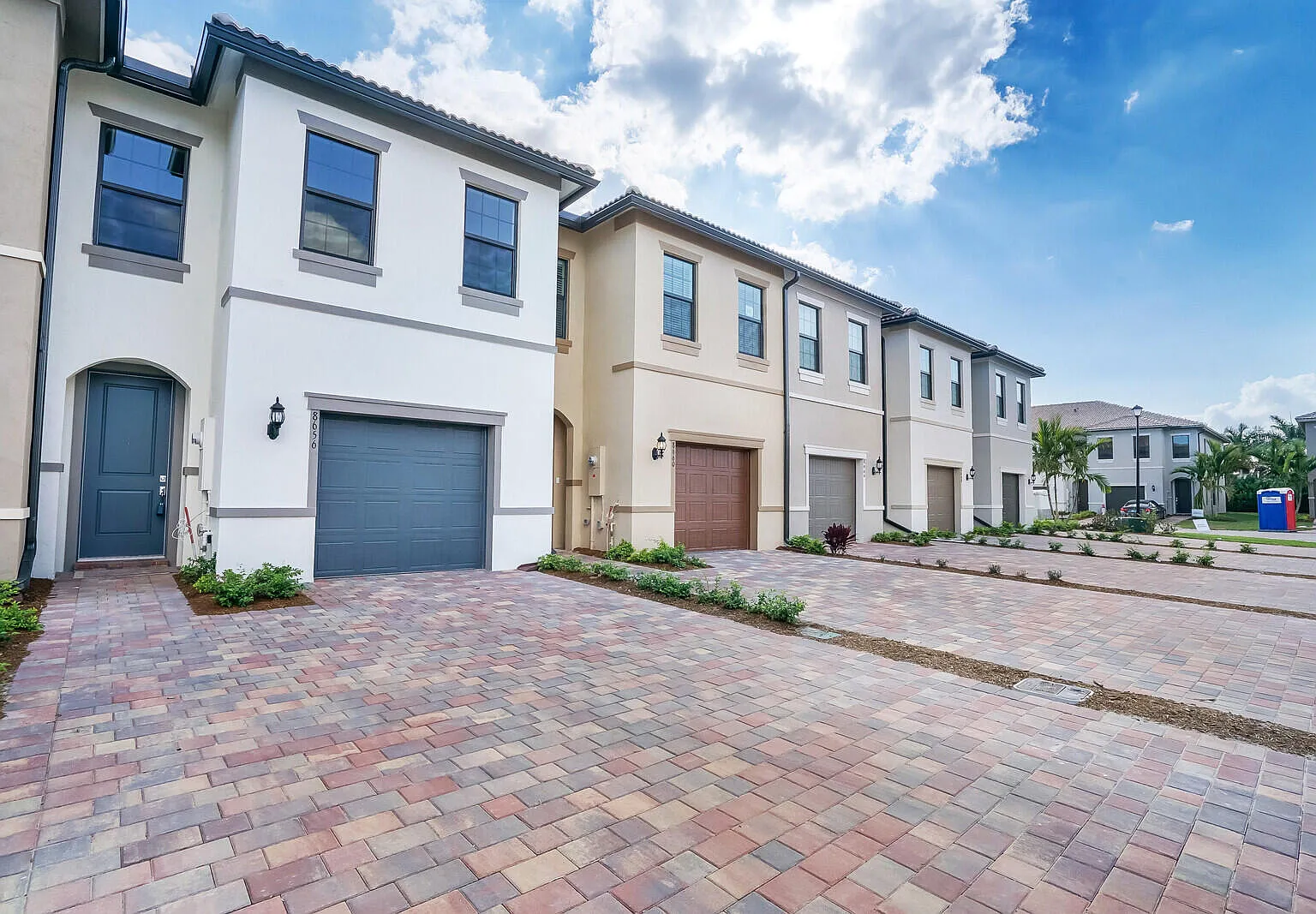 3 bed, 2.5 bath, 1816 sqft, $3,450 — Photo 1