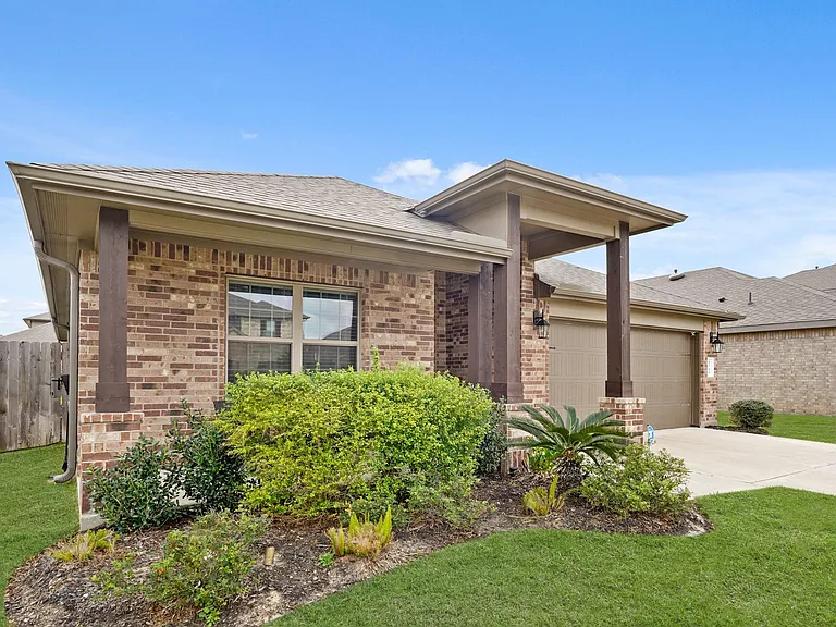 1511 Maple Ridge Dr — Photo 40