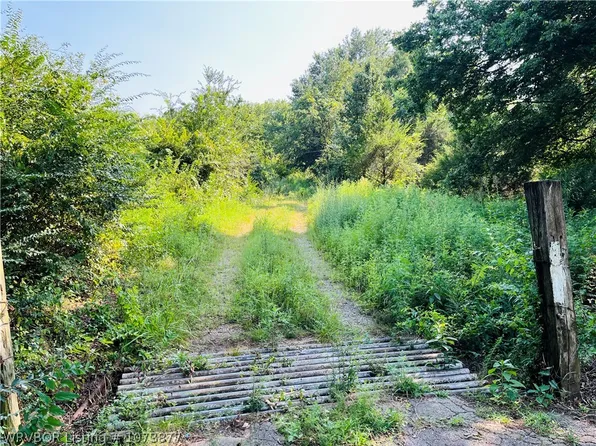 S Leflore Ave, Wister, OK 74966