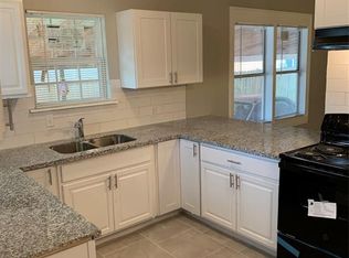 206 W James Ave, Baytown, TX 77520