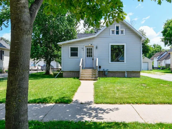 827 11th Ave, Green Bay, WI 54304