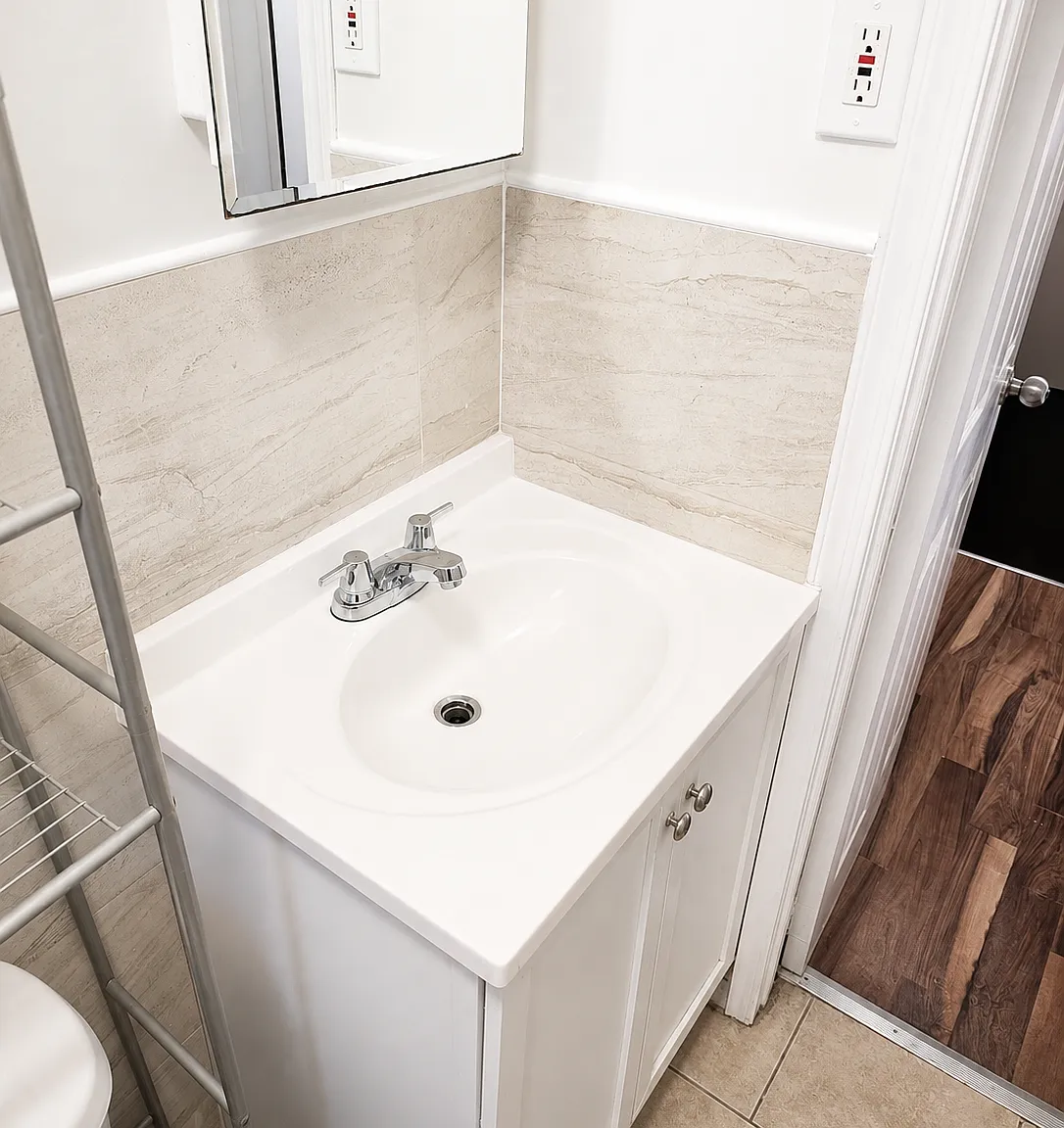 3 bed, 1.5 bath, 1064 sqft, $1,600 — Photo 4