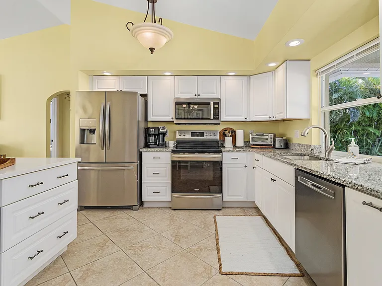 3724 SE 21st Pl — Photo 16