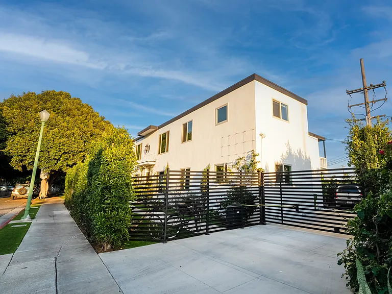 920 Marine St #4 — Photo 14
