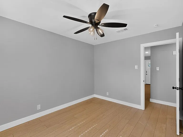 2606 Hilldale Blvd — Photo 37