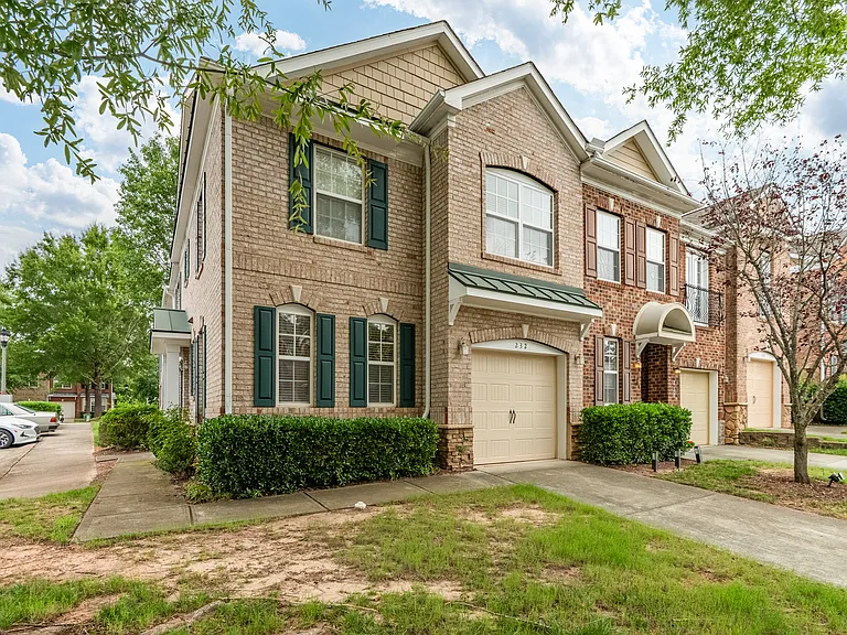 232 Lone Star Way — Photo 3