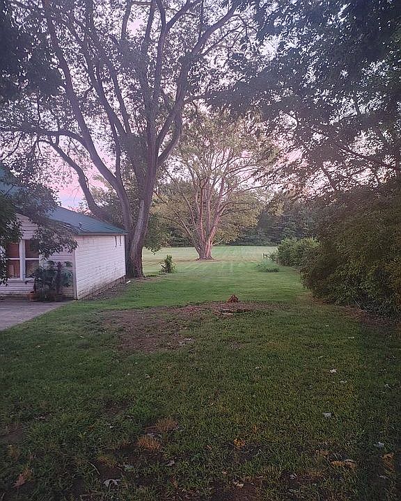 2nd image of 307 E Main Rd