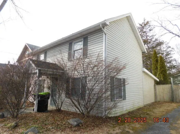 844 Scott St, Stroudsburg, PA 18360