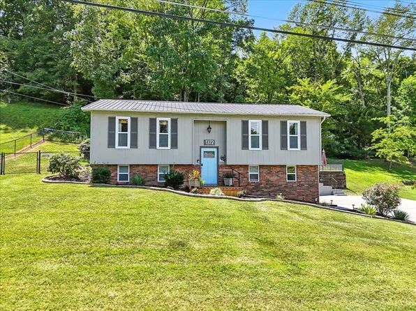 1372 E Jackson Cir, Morristown, TN 37813