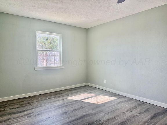 5th image of 401 Elm Ave
