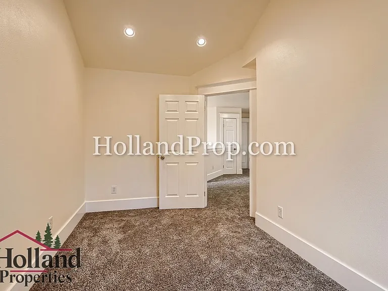 3228 SE Filbert St — Photo 19