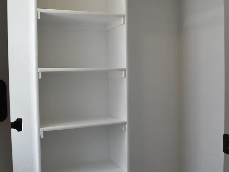 Private Upstair room walkin closet
