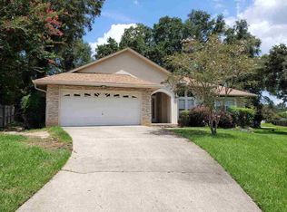 11368 Old Barn Ln, Pensacola, FL 32514