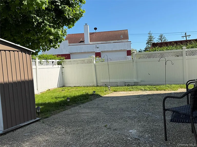 4 Lafayette St — Photo 10