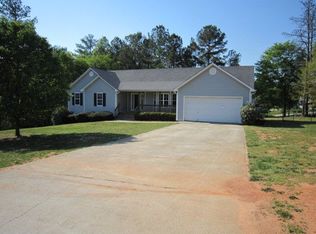 425 Foxdale Rd, Winder, GA 30680