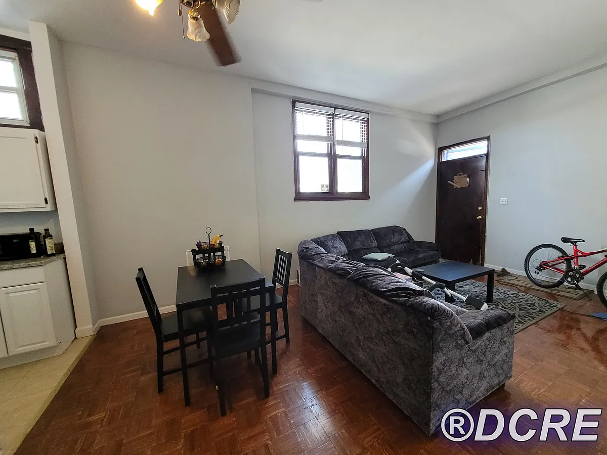 Building Photo - 1331 W Flournoy St #1