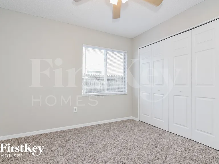4705 Hunts Ct — Photo 12