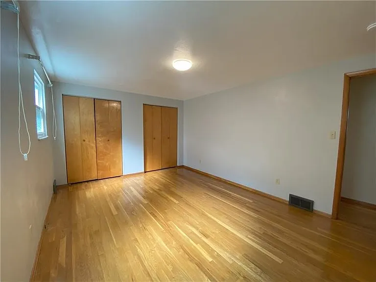 439 Crestview Dr — Photo 30
