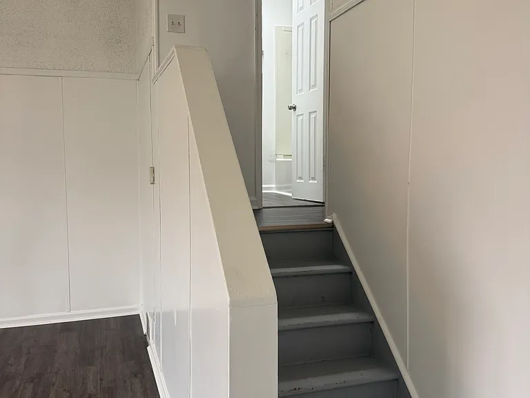 1402 Cosgrove St — Photo 8