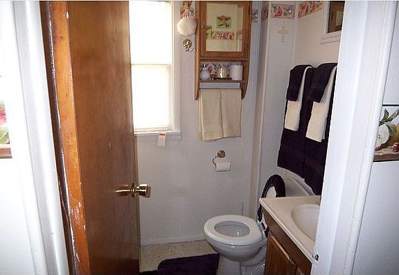 4th image of 51 Delmar St