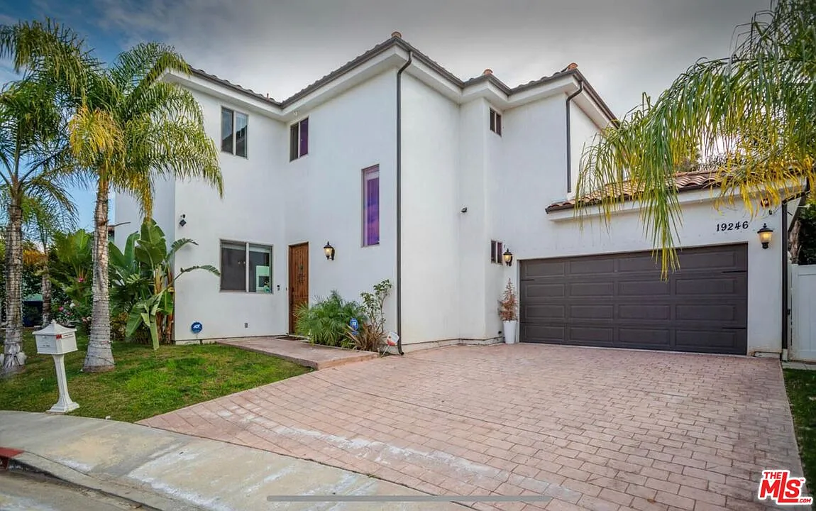 4 bed, 4.0 bath, 2510 sqft, $7,995 — Photo 3