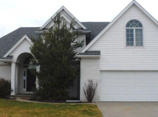 426 Pine Valley Dr, Bowling Green, OH