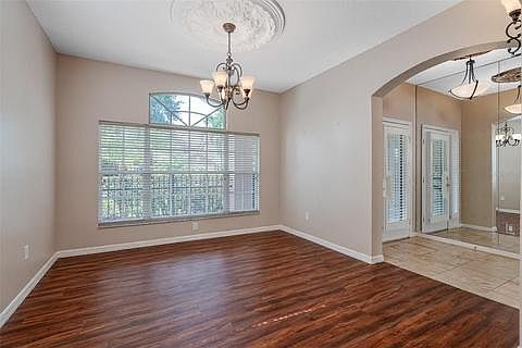 4th image of 2115 Brandon Park Cir