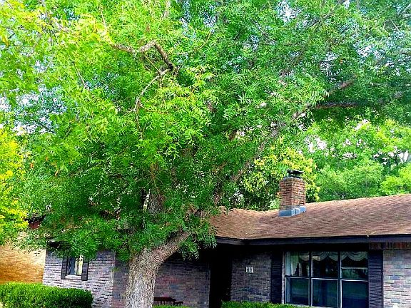 2nd image of 128 Oakridge Dr