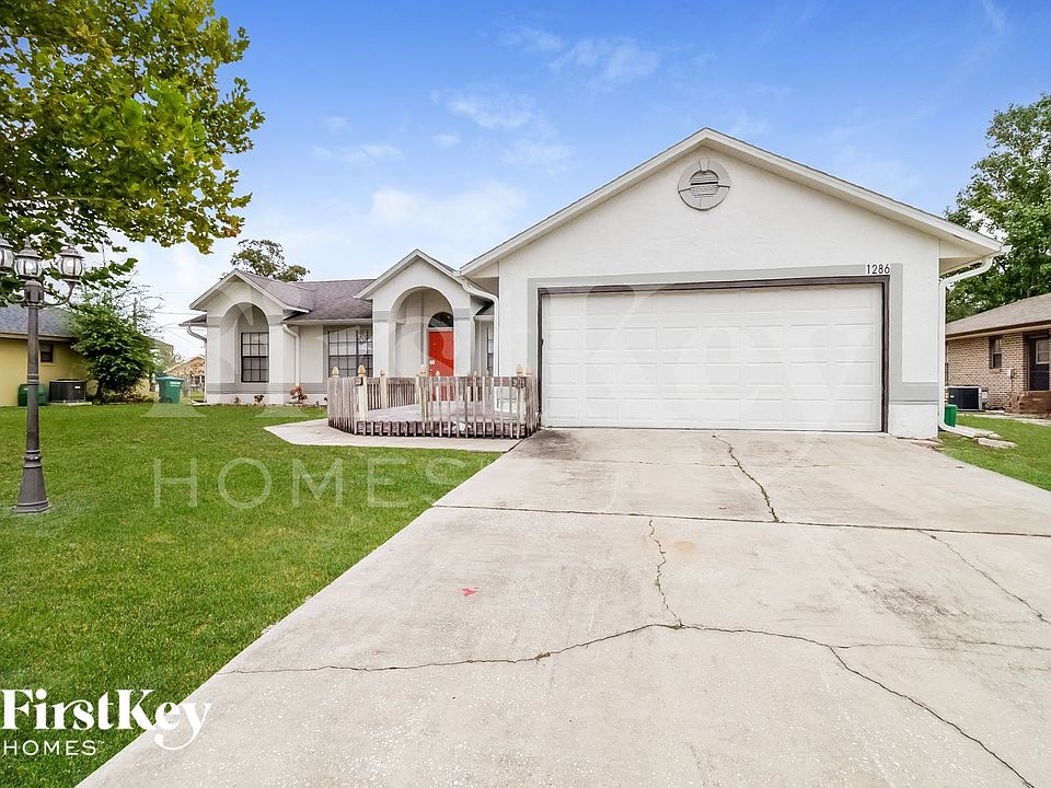 1st image of 1286 Voyager St