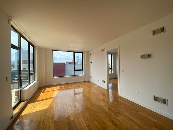 2nd image of 687 Driggs Ave APT 4H