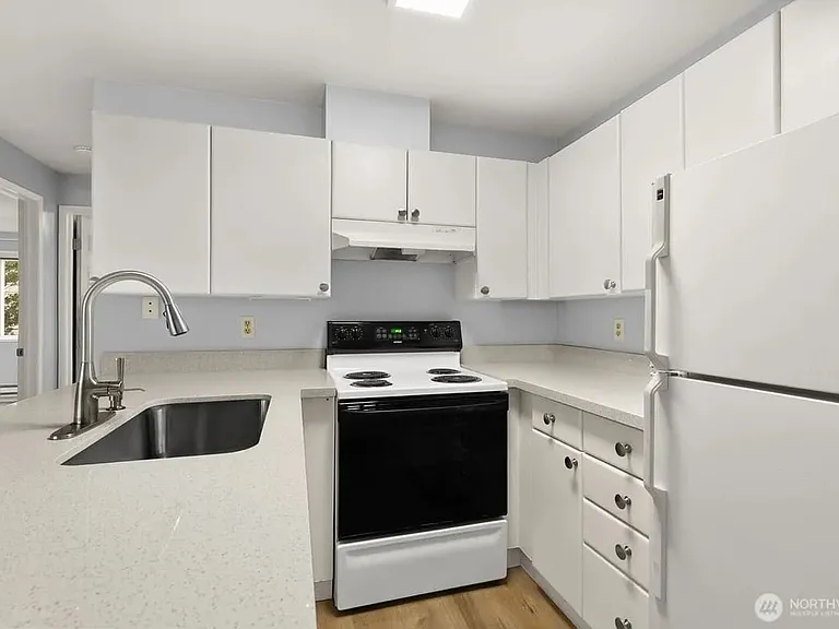 3660 Whitman Ave N #2 — Photo 10