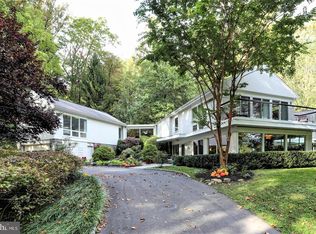 551 Woodland Ln, Wayne, PA 19087