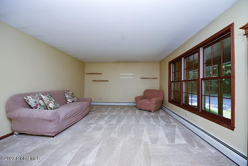 5th image of 33 Quail Way
