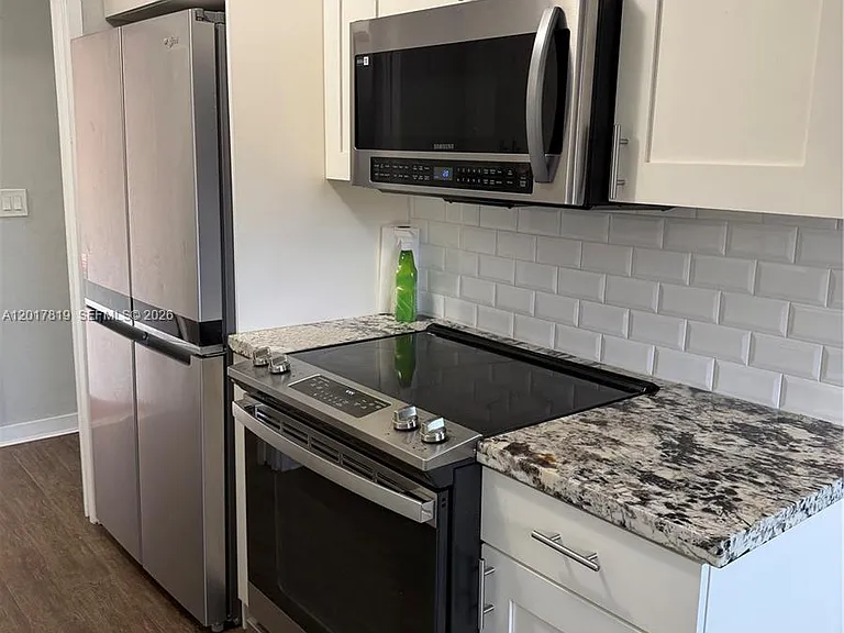 2591 NE 55th Ct #202 — Photo 8