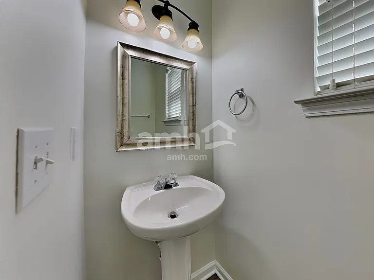 10607 Secret Garden Ln — Photo 9