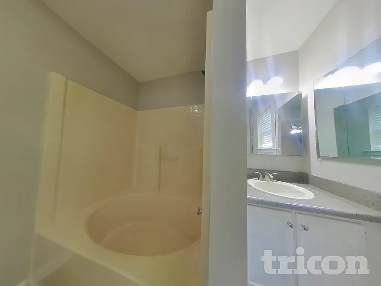 230 Ashbury Ct — Photo 7