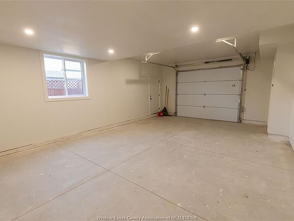 5th image of 333 Bouffard Rd #2