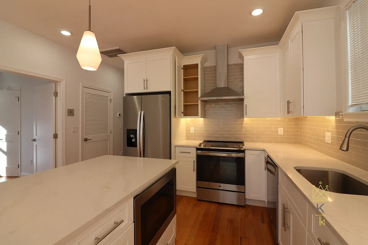 Building Photo - 81 Ballou Ave #4