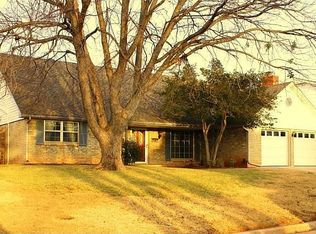 8716 Lakeaire Dr, Oklahoma City, OK 73132