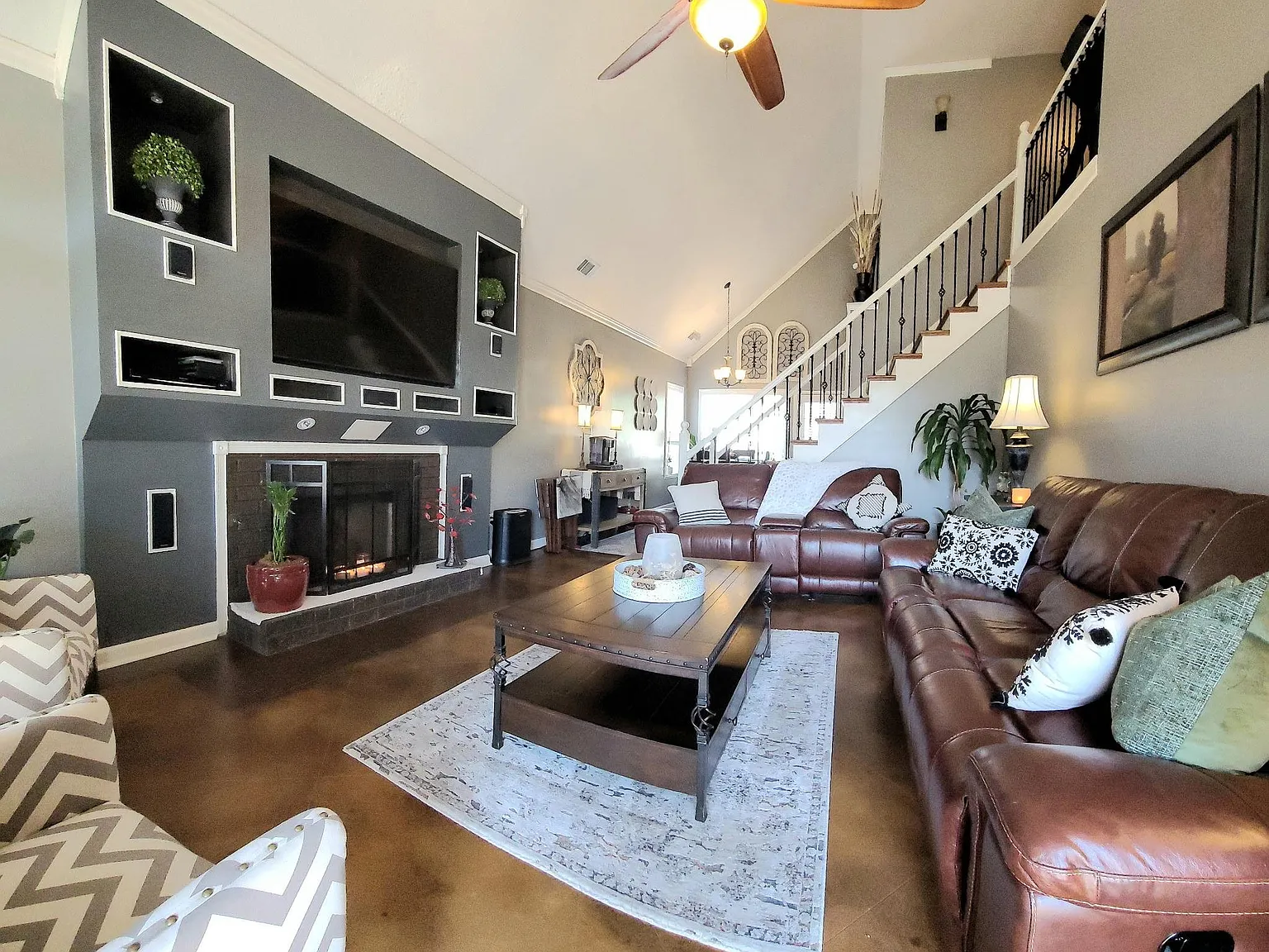 3 bed, 2.5 bath, 1800 sqft, $1,950 — Photo 2