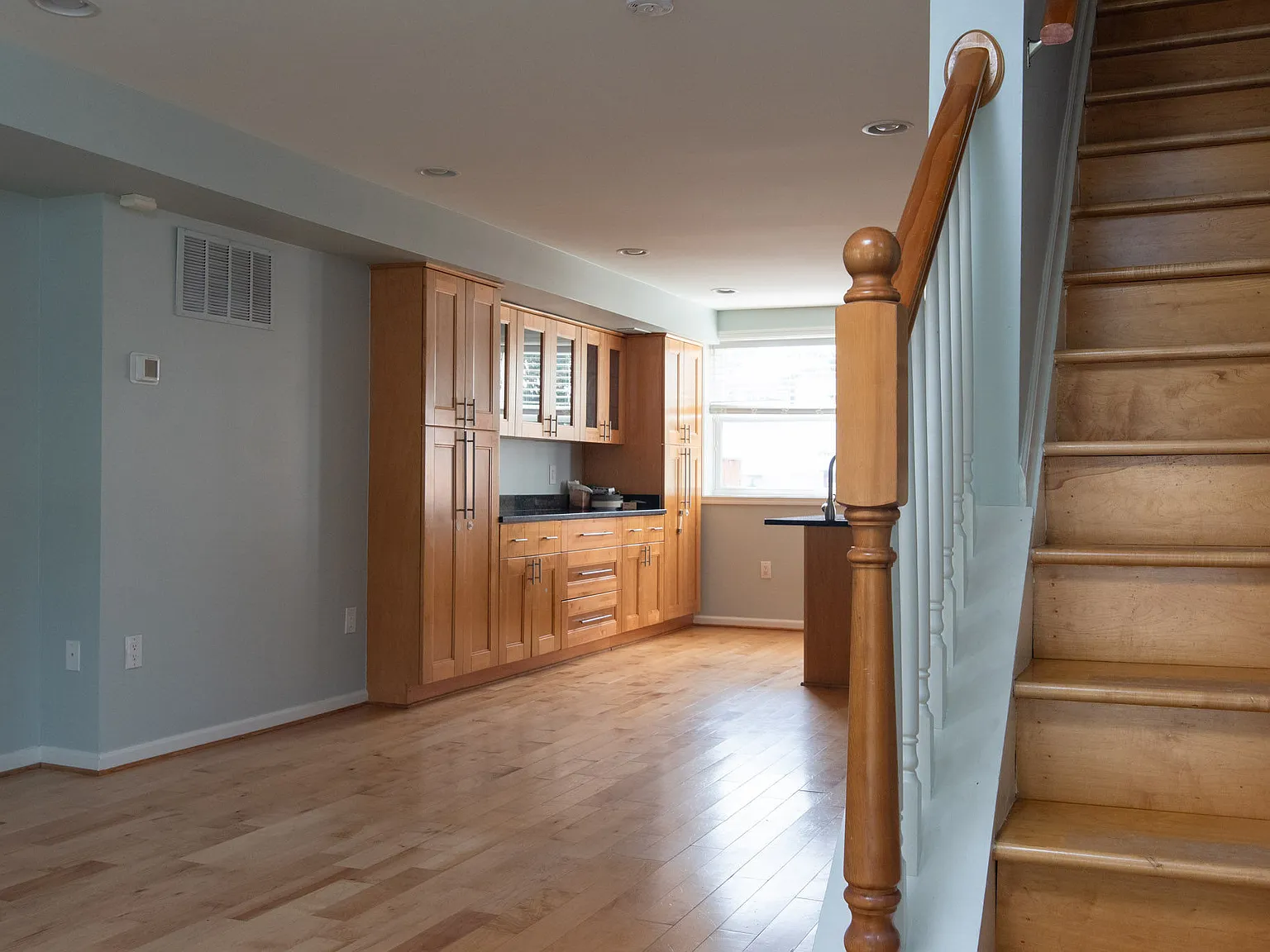 4 bed, 1525 sqft, $3,700 — Photo 3