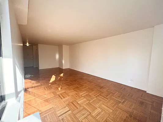 Rented by David Francis New York LLC | media 34