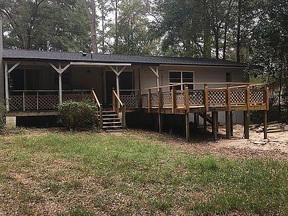 Back of house, deck