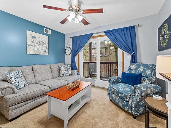 3rd image of 213 Creekside Dr