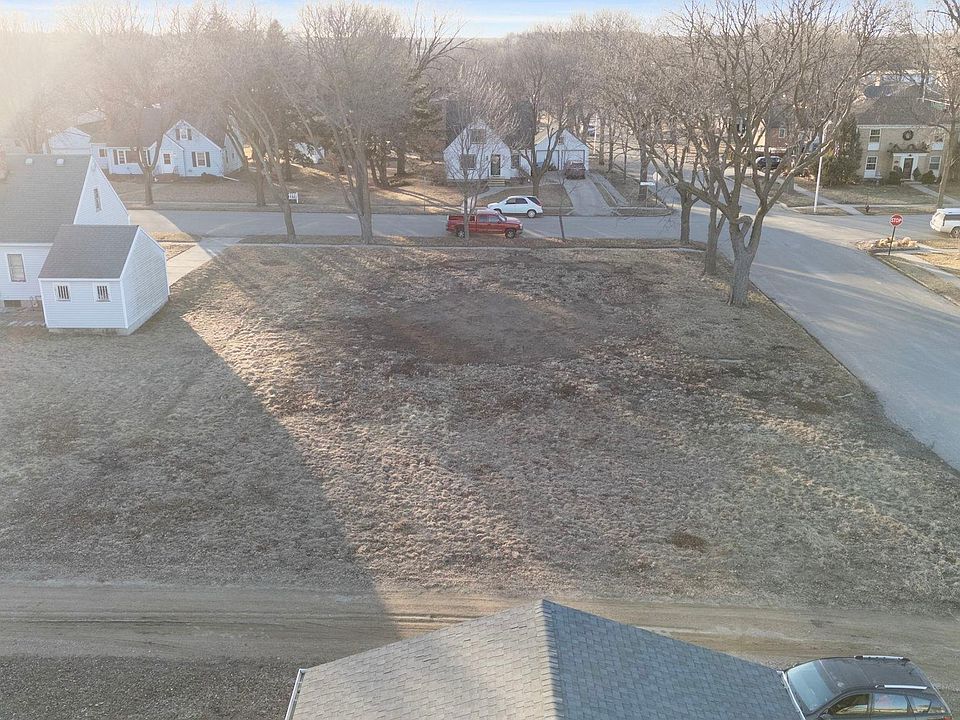 1st image of 518 NE Park St
