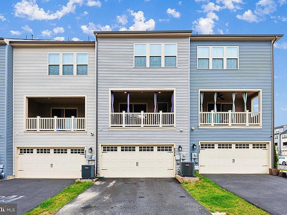 3rd image of 6024 Stoneroller St
