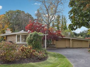 5105 W Arrowwood Rd, Mequon, WI 53092