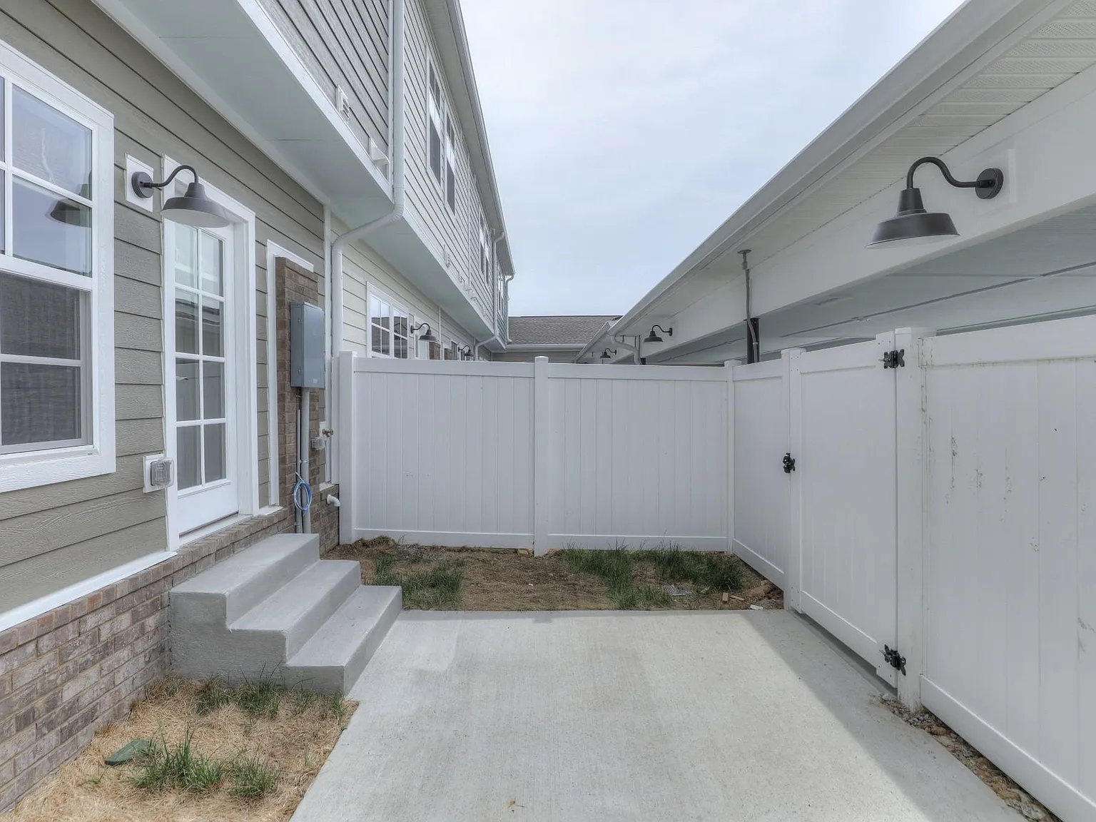 1005 Milson Ln — Photo 4