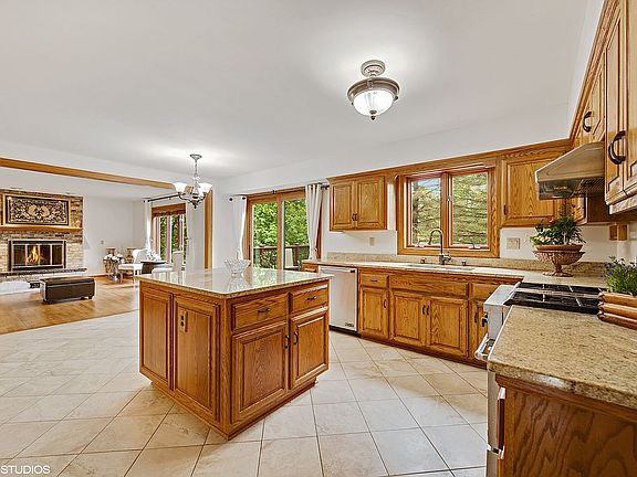 5th image of 1660 Barrington Woods Dr