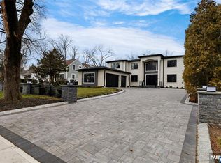 311 N Farview Ave, Paramus, NJ 07652